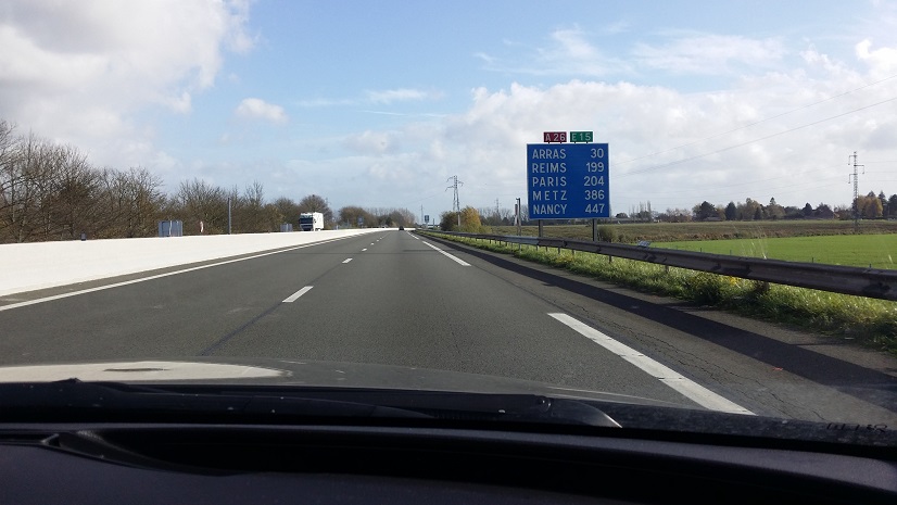 Autostrada we Francji - weekend w Paryżu samochodem z Wielkiej Brytanii!